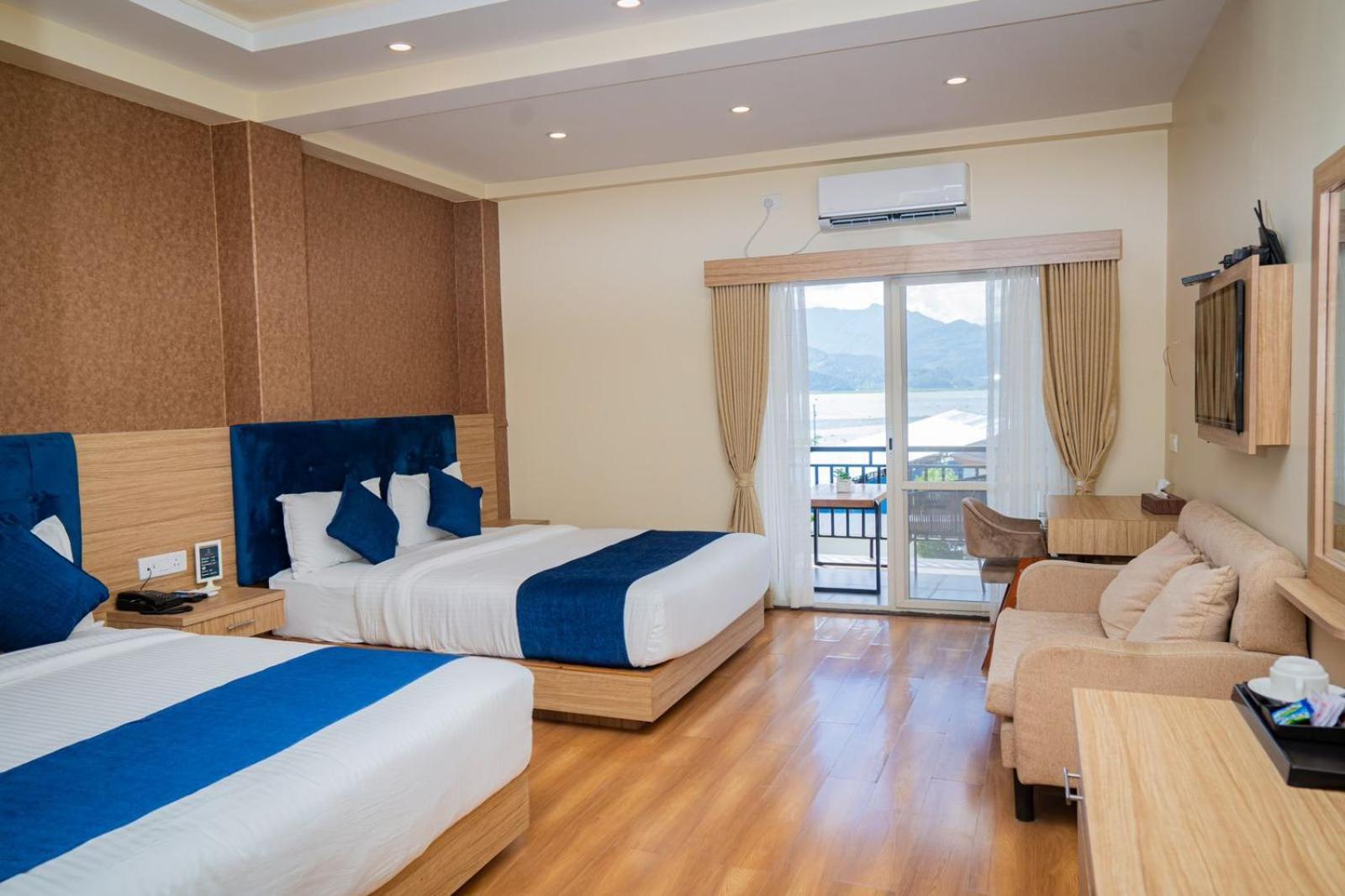 Majestic Lake Front Hotel & Suites Pokhara Ngoại thất bức ảnh