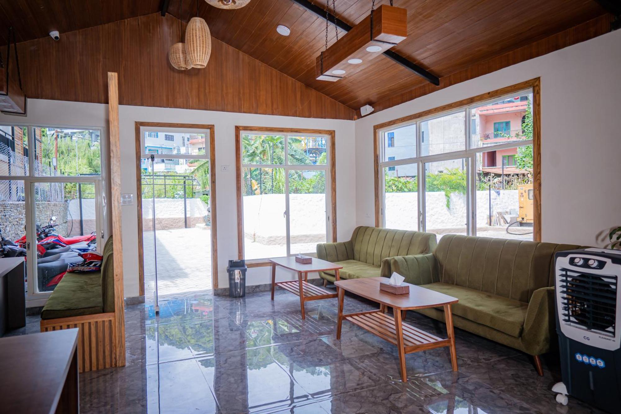 Majestic Lake Front Hotel & Suites Pokhara Ngoại thất bức ảnh