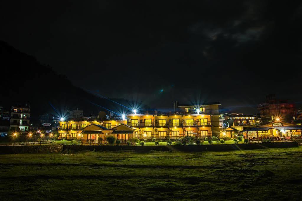 Majestic Lake Front Hotel & Suites Pokhara Ngoại thất bức ảnh