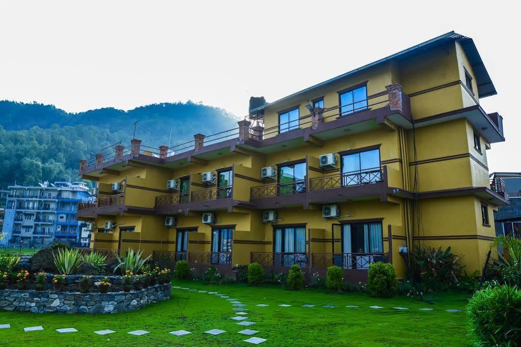 Majestic Lake Front Hotel & Suites Pokhara Ngoại thất bức ảnh