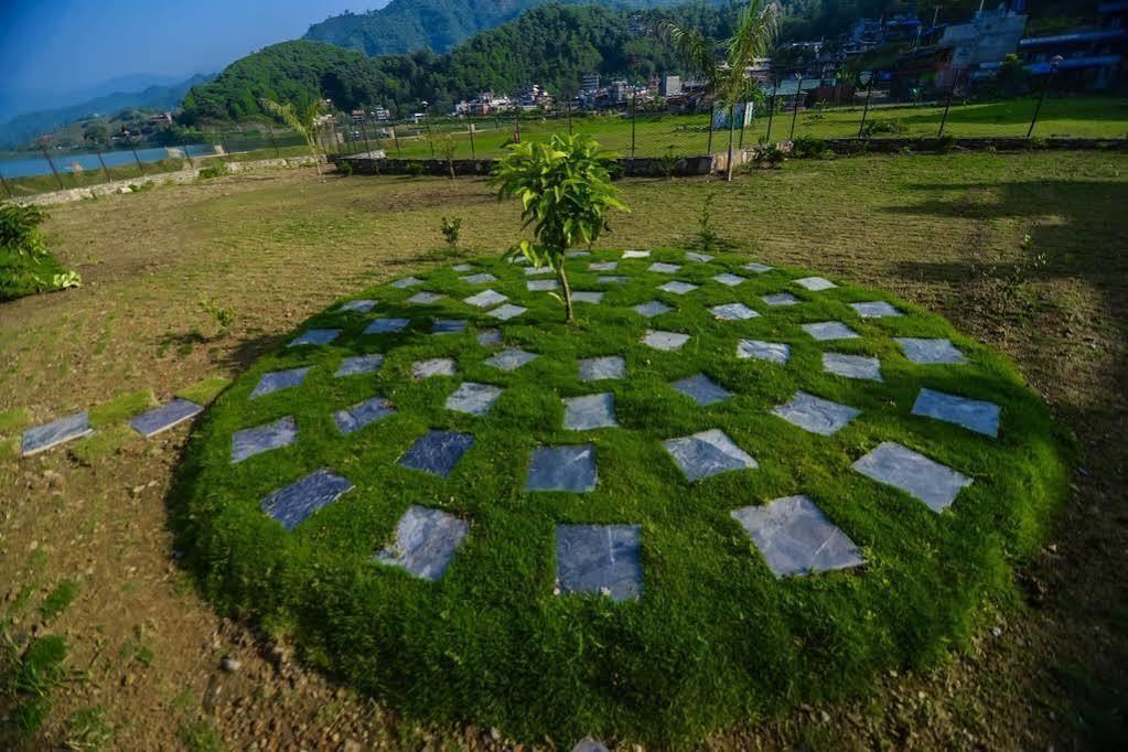 Majestic Lake Front Hotel & Suites Pokhara Ngoại thất bức ảnh